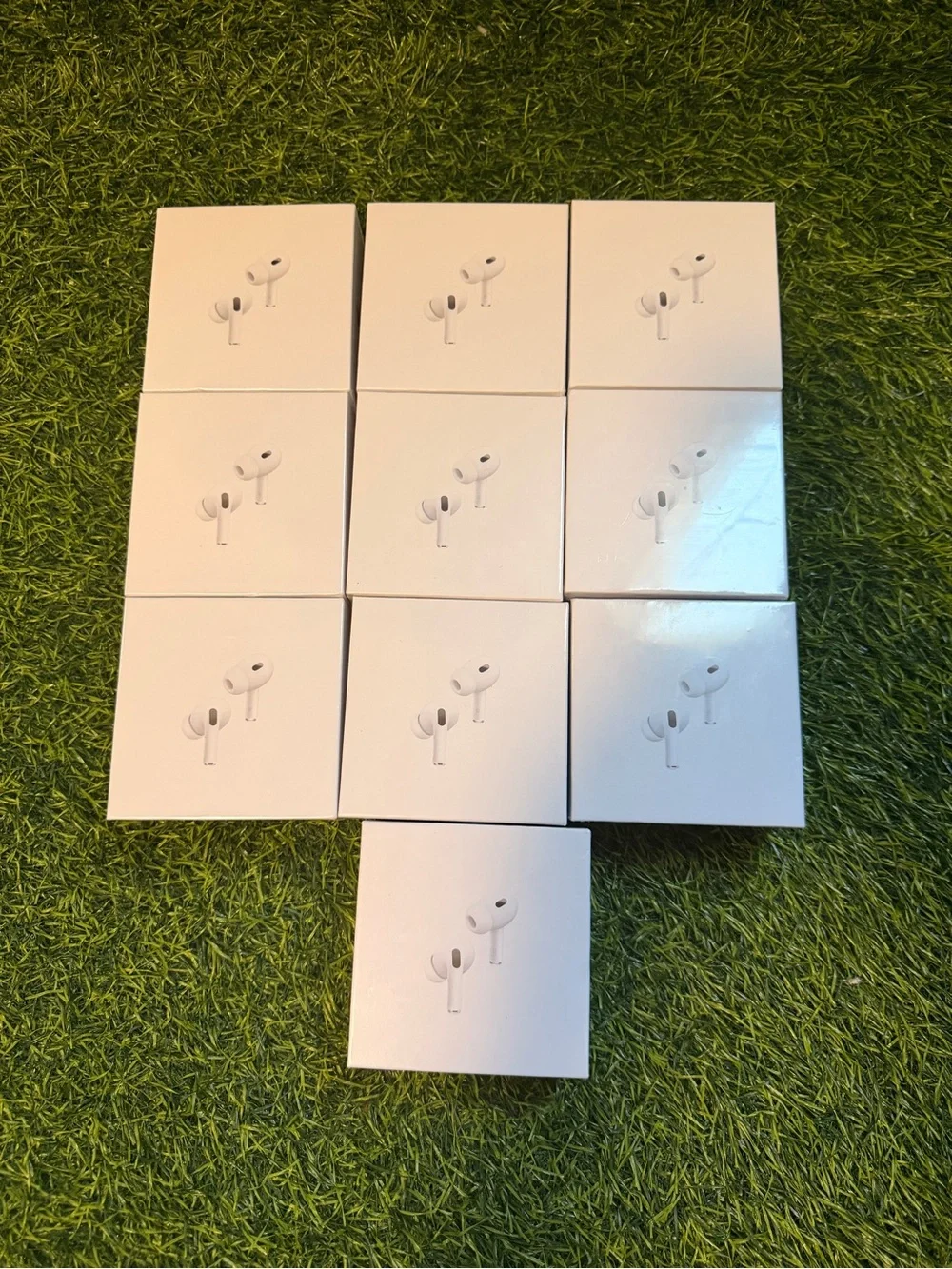 Apple White Wireless Earbuds (Multiple Boxes)